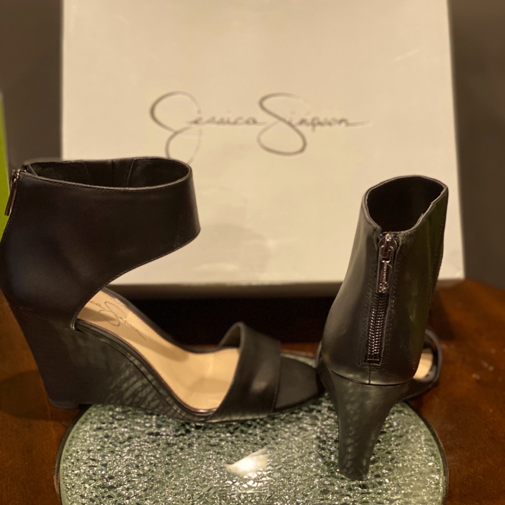Jessica Simpson-Mera Black Leather 7.5M